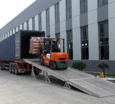 登車(chē)橋 挖機(jī)叉車(chē)坡道 調(diào)整設(shè)備 鋁跳板 橋梯鋁合金鏟車(chē)坡道上車(chē)